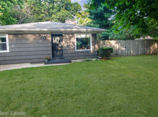 6990 Northland Dr NE, Rockford, MI 49341