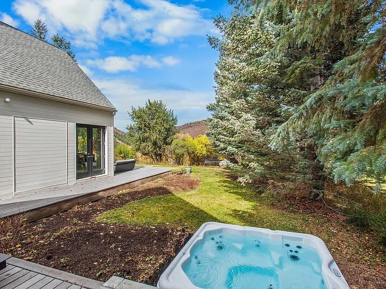 1270 Mountain View Dr — Photo 44