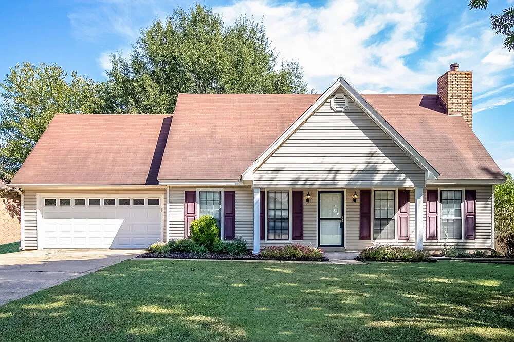 3 bed, 2.0 bath, 1995 sqft, $2,185 — Photo 1