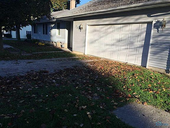 3rd image of 701 E Lawrence St