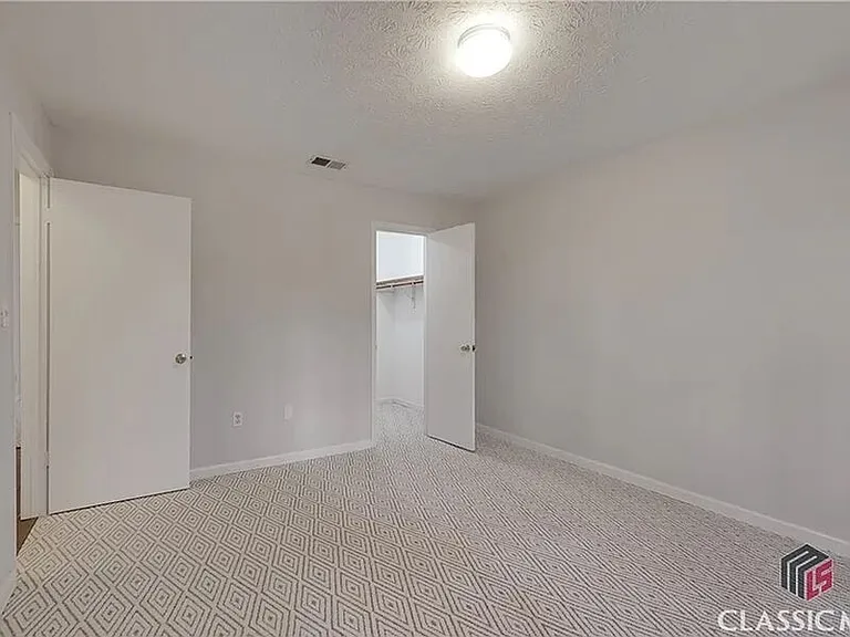 207 Highland Park Dr — Photo 16