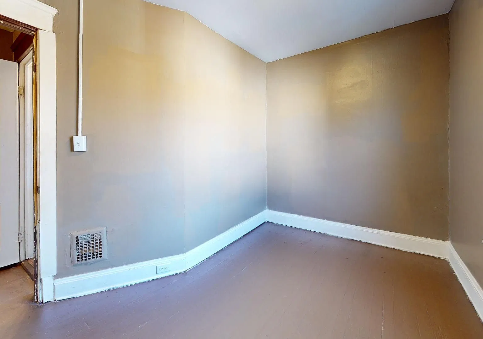 3 bedroom - two story apartment on Cleveland's Westside — Photo 4