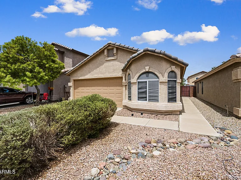 4512 E Windsong Dr — Photo 1