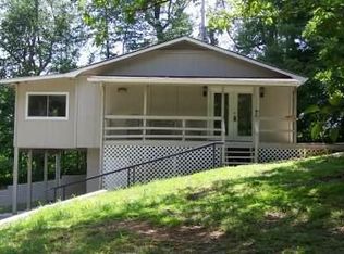 359 Scenic Rd, Warne, NC 28909