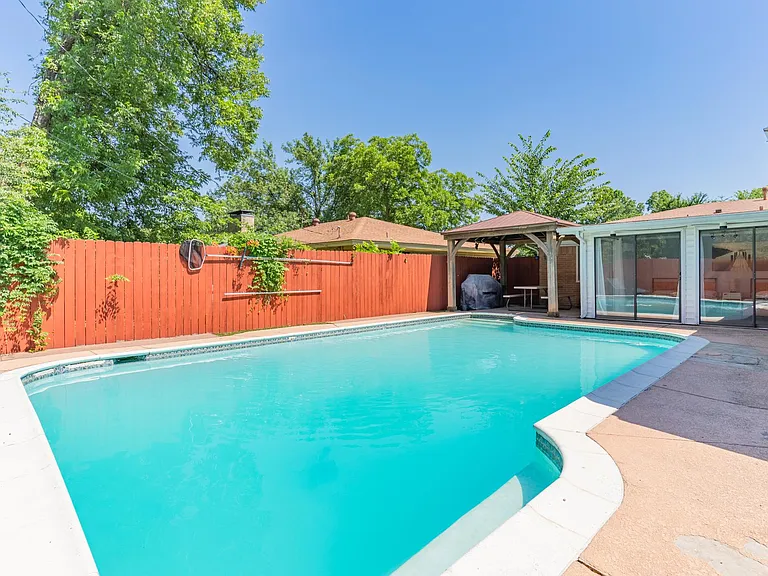 2117 Benjamin Rd — Photo 3