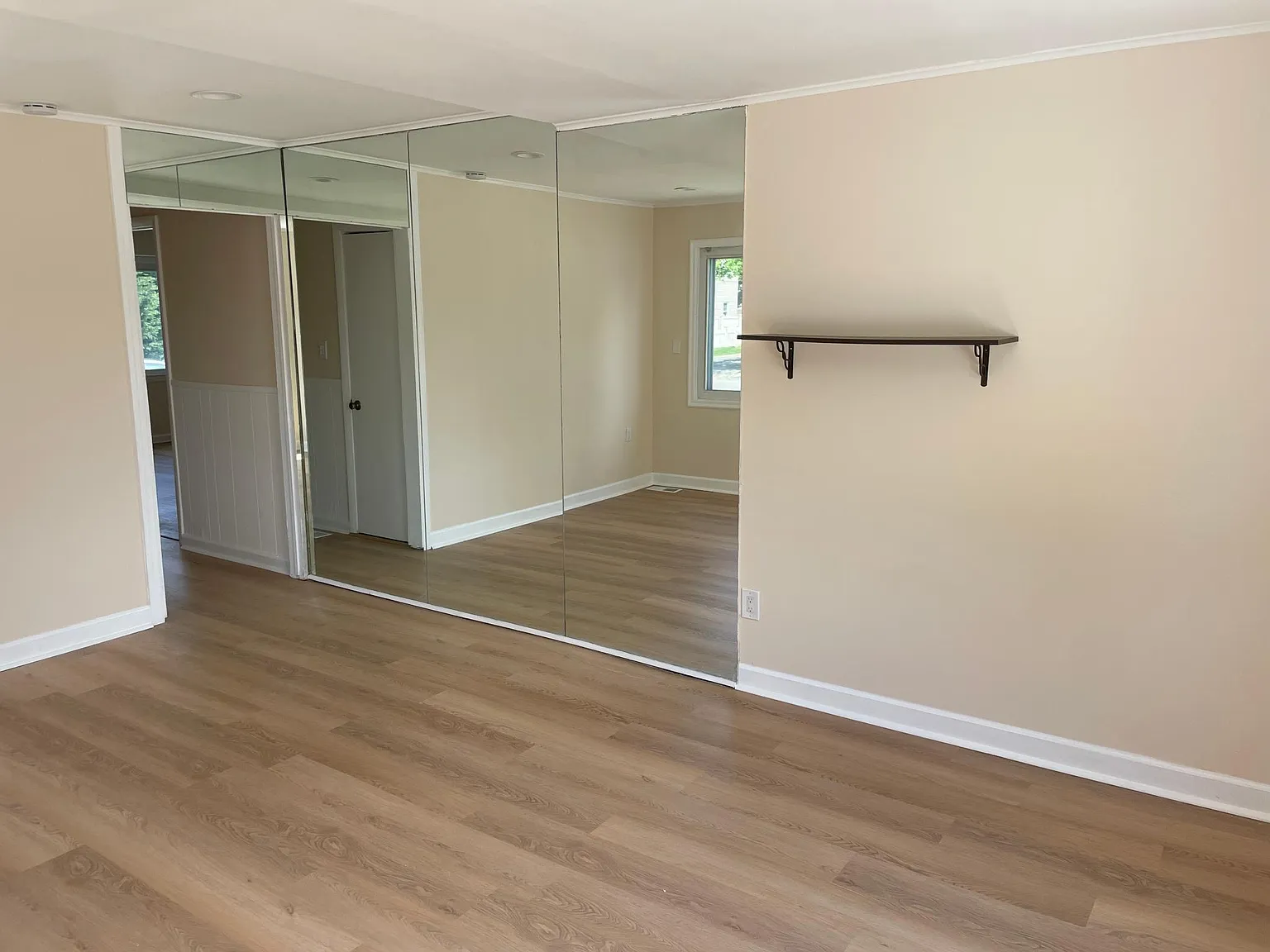 1 bed, 500 sqft, $2,500 — Photo 2