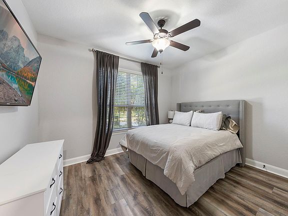 3rd image of 103 S Vershire Cir