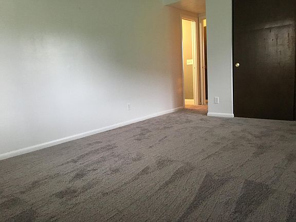 5th image of 540 Cherry Hill Dr APT A