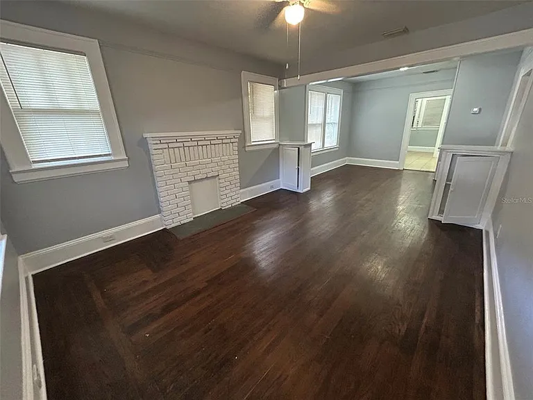 524 Basswood St — Photo 3