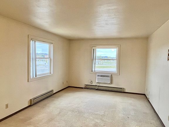 3rd image of 2641 George St APT S