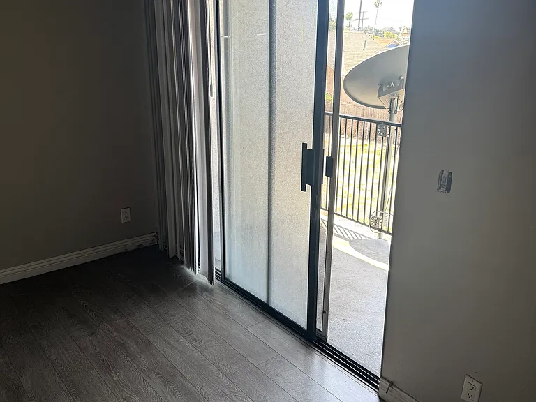1207 Rose Ave #5 — Photo 10