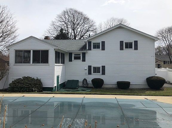 4th image of 22 Cricklewood Ln