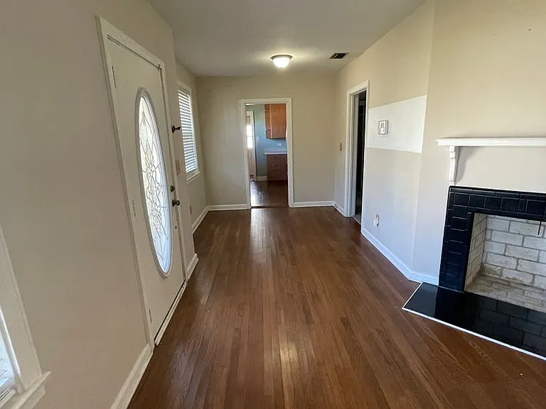 1240 Glen Laura Rd — Photo 2
