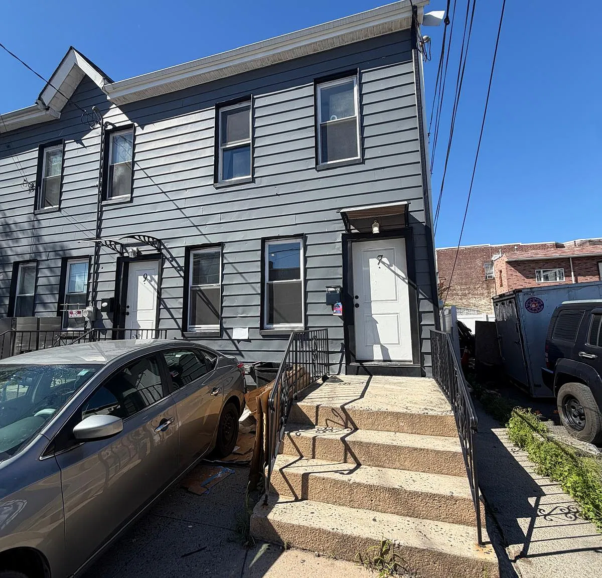 4 bed, $2,800 — Photo 1