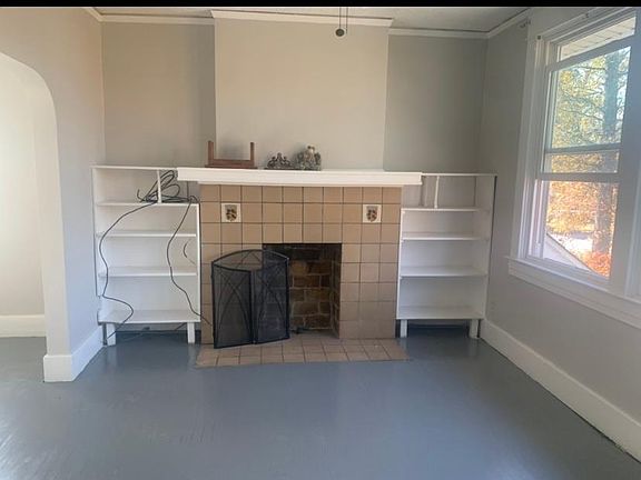 5th image of 107 Southwestern Pkwy #2