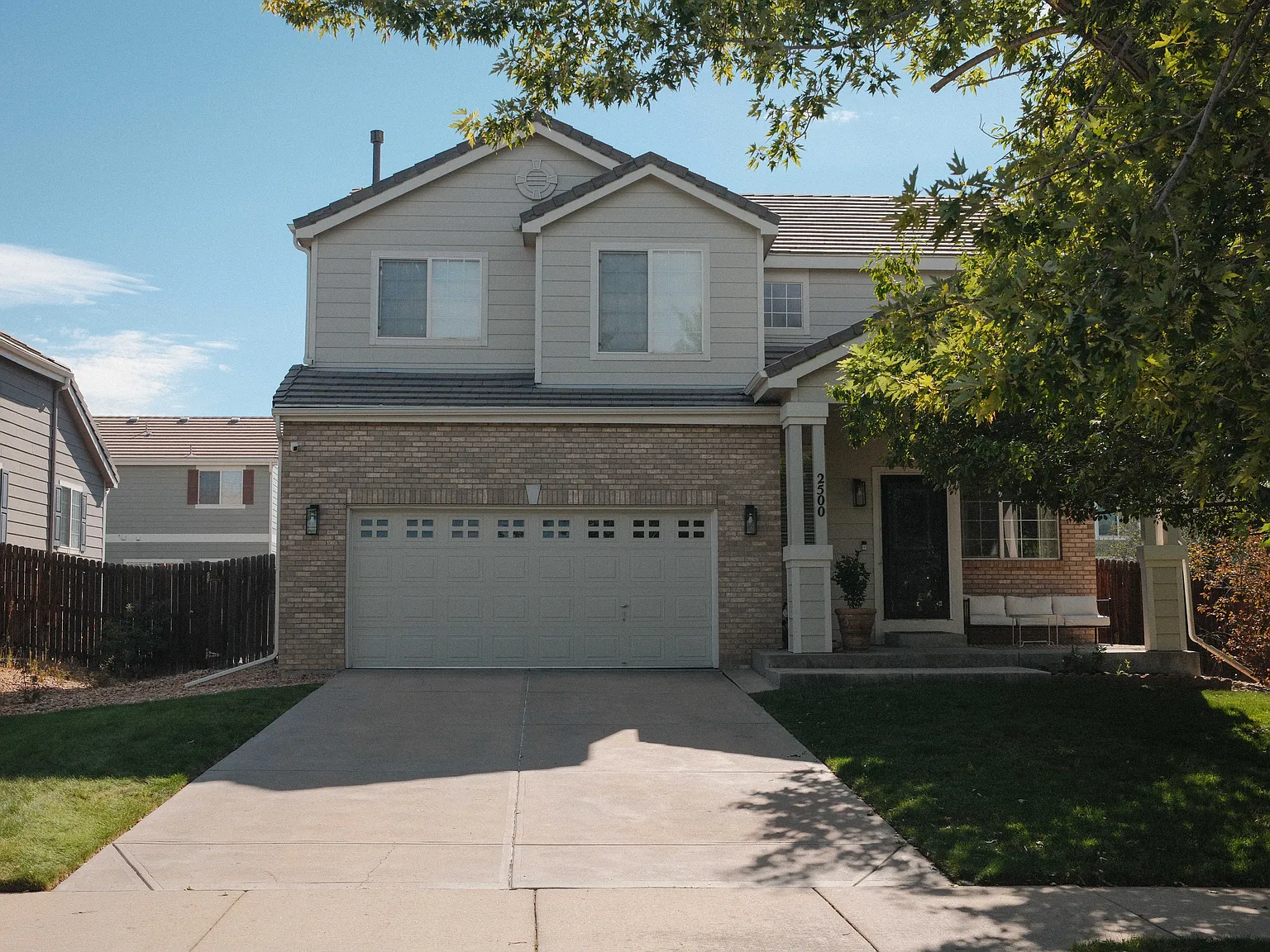 4 bed, 2.5 bath, 1927 sqft, $4,000 — Photo 2