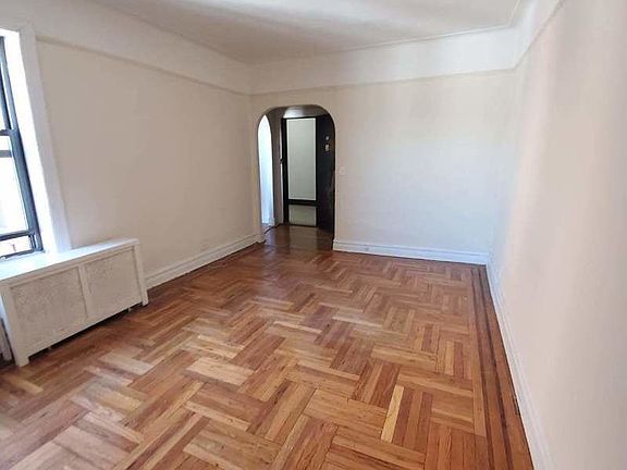 5th image of 15 E 18th St #E9