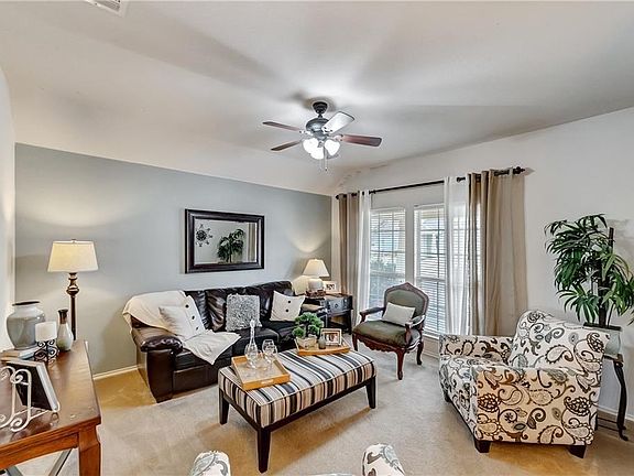 5th image of 9833 Old Field Dr