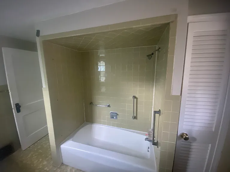 1110 Brown St — Photo 7