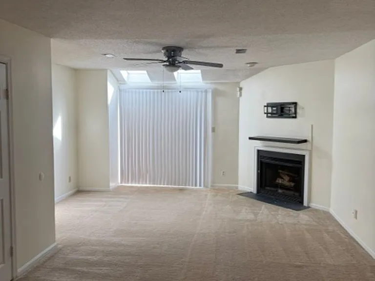 807 Seawinds Ln — Photo 6