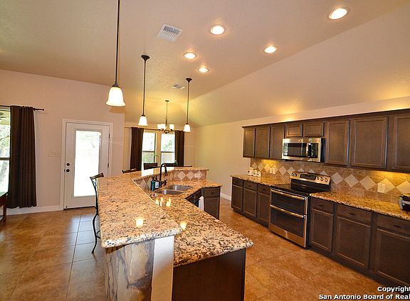 5th image of 256 Great Oaks Blvd