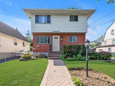 27 Juniper Road, Port Washington, NY, 11050