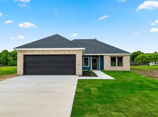 5808 W Virginia Trl, Granbury, TX 76048