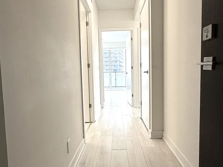 2221 Yonge St #3102 — Photo 33