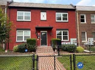 216 21st St NE APT 2, Washington, DC 20002