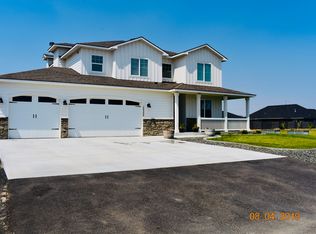 10302 S Clearview Ln, Kennewick, WA 99338
