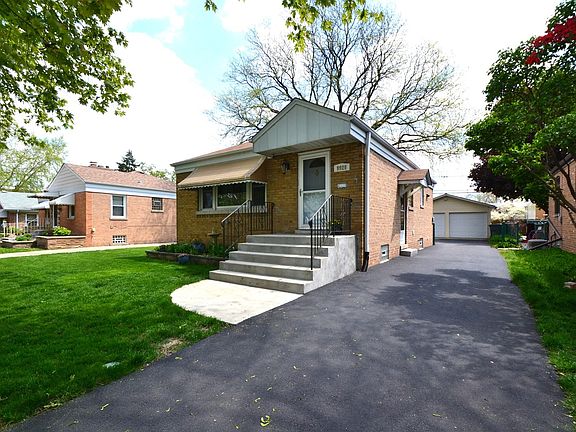 3rd image of 9929 S Sawyer Ave