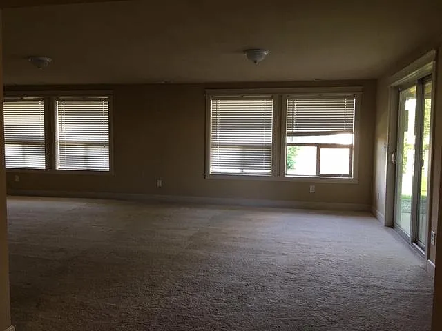 24440 Sparrow Rd — Photo 10