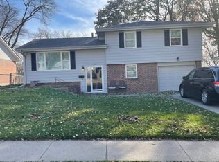 13609 Oak St, Omaha, NE 68144