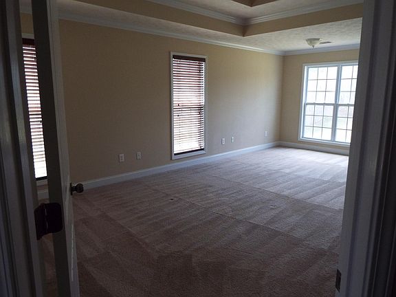 3rd image of 574 Lee Road 450