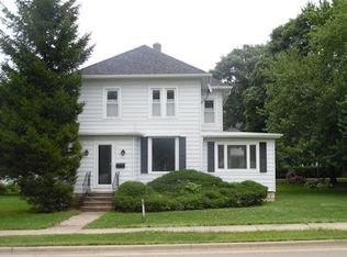 815 N 7th St, Rochelle, IL 61068