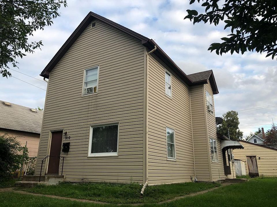 1st image of 910 Minnehaha Ave E
