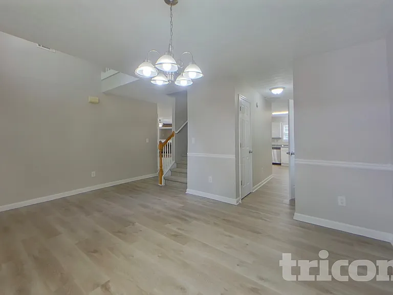 338 Shadowbrooke Cir — Photo 4