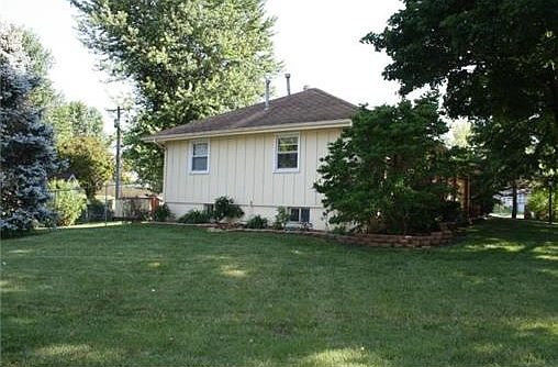 2nd image of 211 SE Claremont St