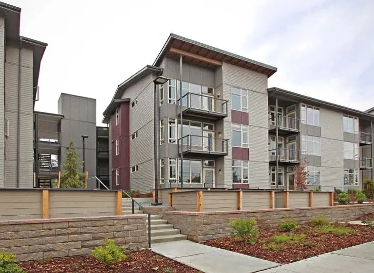 MOTIF APTS — Photo 1