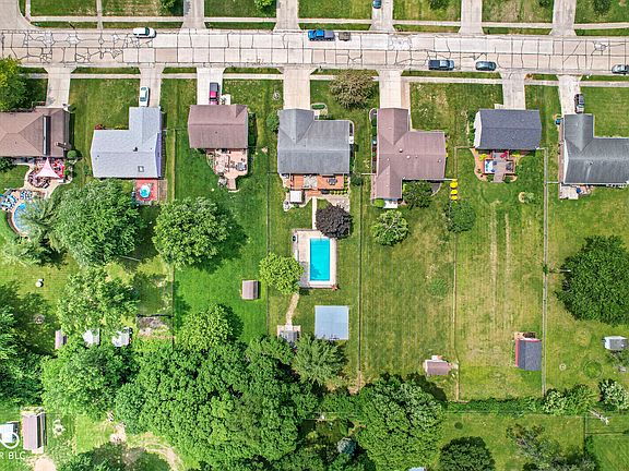 5th image of 7025 Chimney Rock Ct