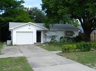 8236 Oakhurst Rd, Seminole, FL 33776