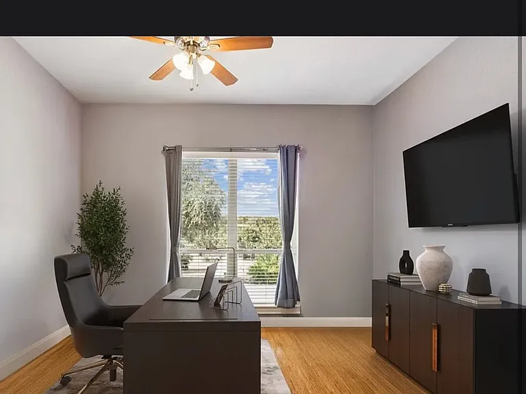 222 Longwood — Photo 10
