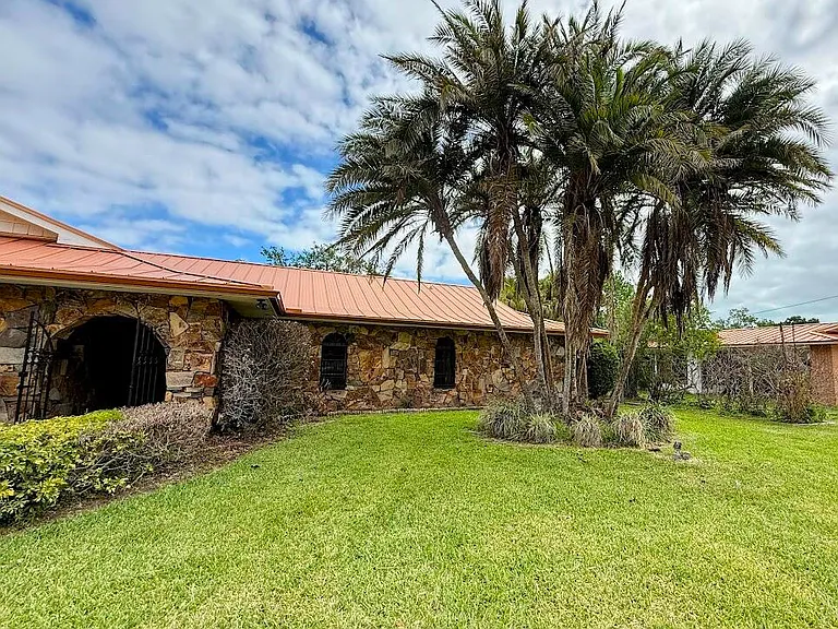 465 SE Naranja Ave — Photo 6