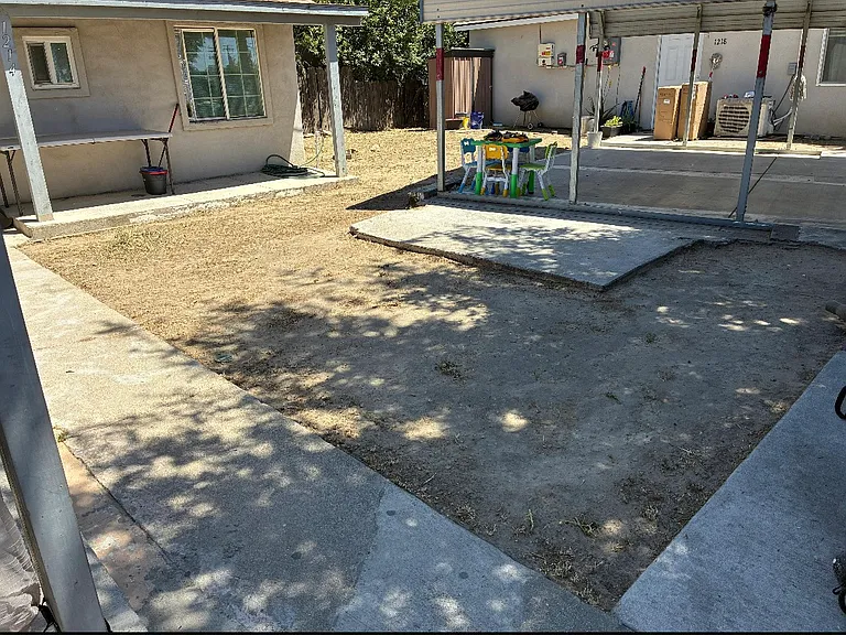 School Ave — Photo 12