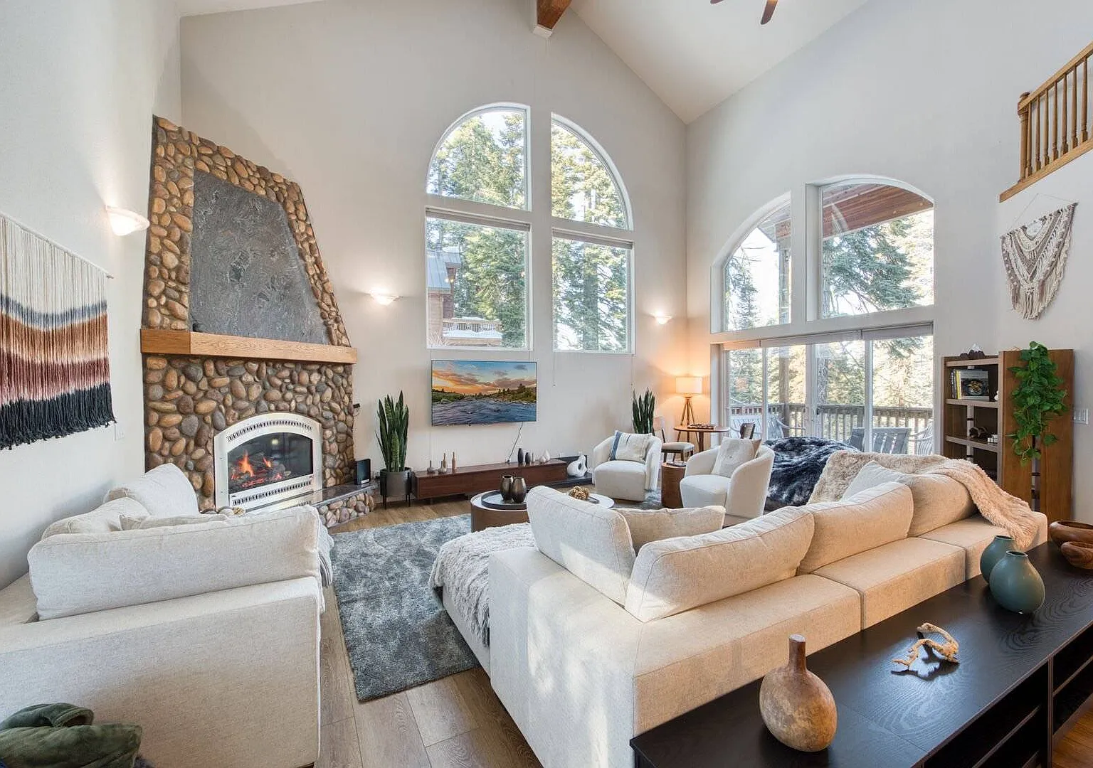 4 bed, 3.5 bath, 2708 sqft, $8,500 — Photo 3