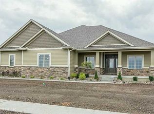 808 NW Charlotte Cir, Grimes, IA 50111
