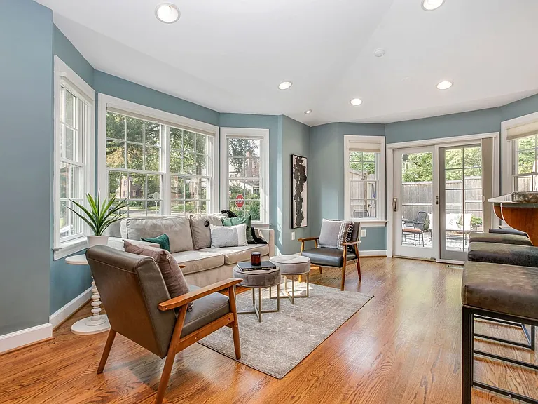 3233 Stephenson Pl NW — Photo 17