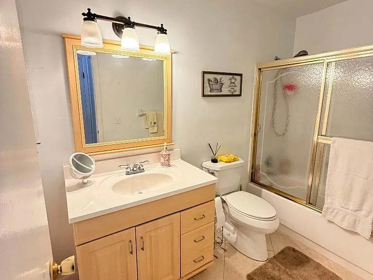 638 Snug Harbor Dr #E4 — Photo 22