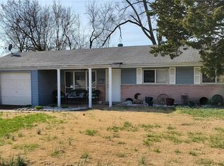 15 Blanchette Dr, Florissant, MO 63031