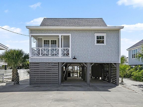 2nd image of 903 South Waccamaw Dr.